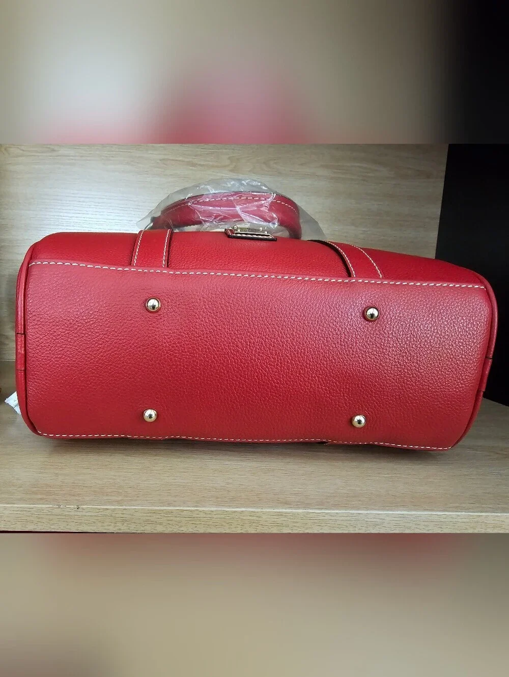 Dooney & Bourke Sorrento 30 With Pocket Satchel Leather Bag.